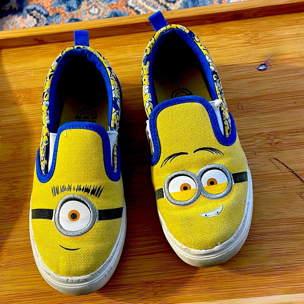 Boys slip on size 12